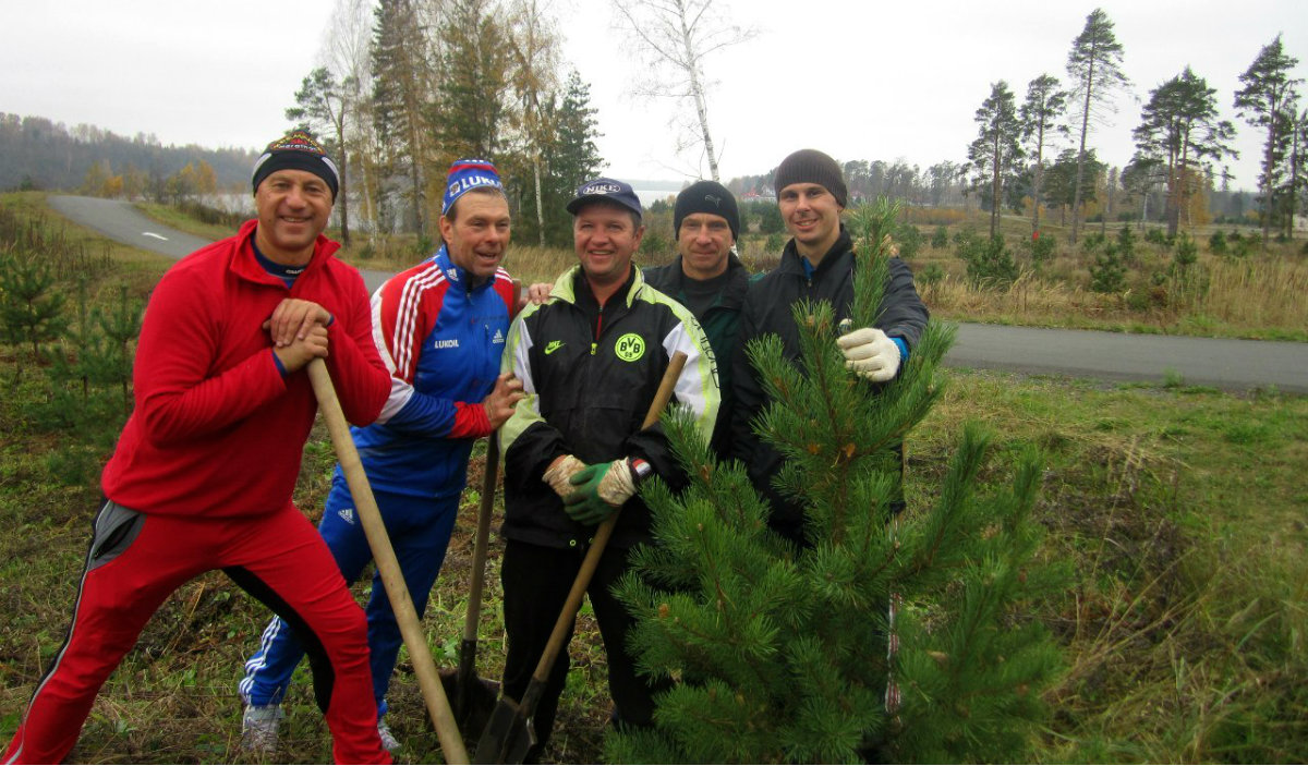 Ski 76 Team высаживает деревья в Демино