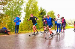 Фото. Юношеская сборная Ярославской области по лыжным гонкам на осенних сборах 2013 в Демино