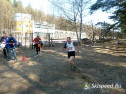 Спортсмен на финише. Чемпионат Ярославской обл. по легкоатлетическому кроссу 2014 (Ярославль)