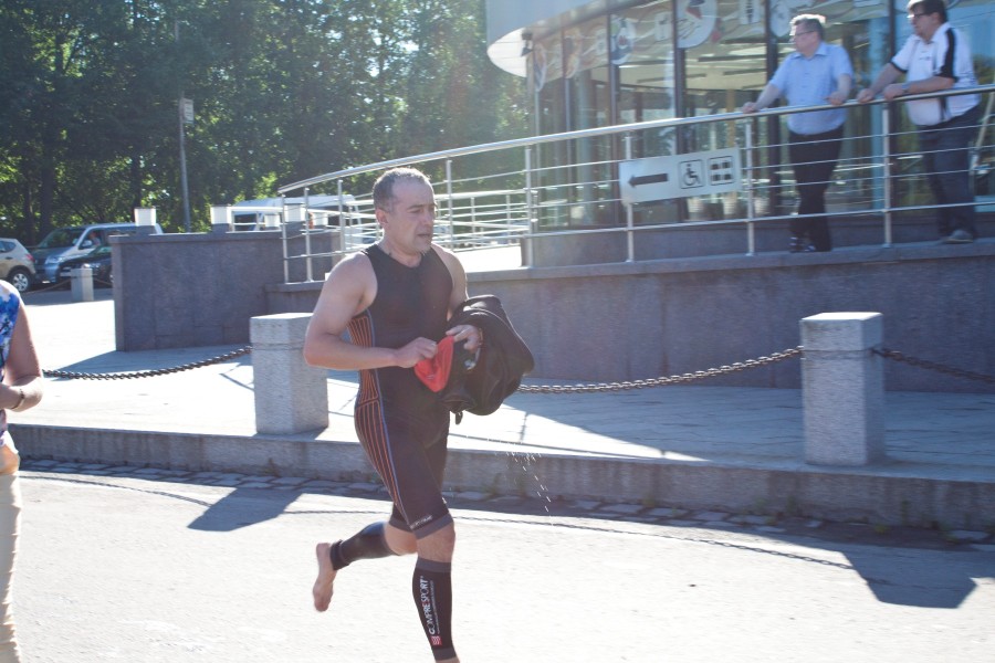 Алексей Соболев закончил первый этап  и перемещается к транзитной зоне.  