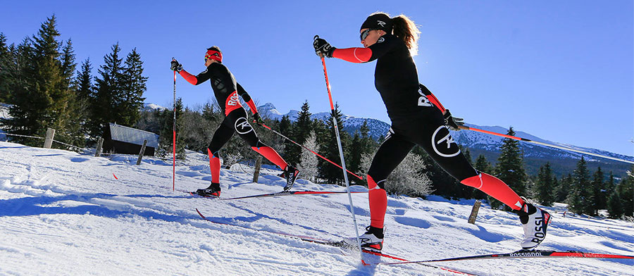 Фото - Лыжники на лыжах и в экипировке Rossignol
