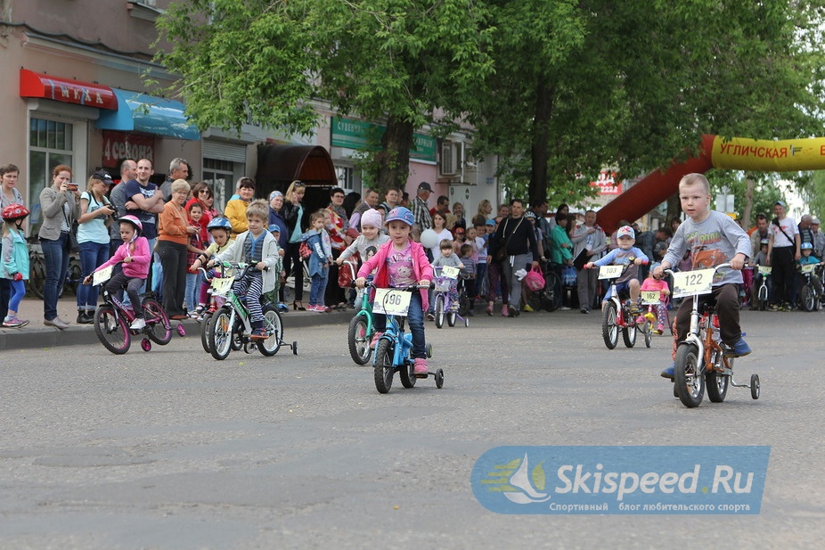 Дети на велозаезде по городу - Велофестиваль Угличская верста 2017