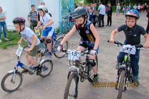 Фото юных спортсменов - Велосипедный спринт в Нерехте 2017