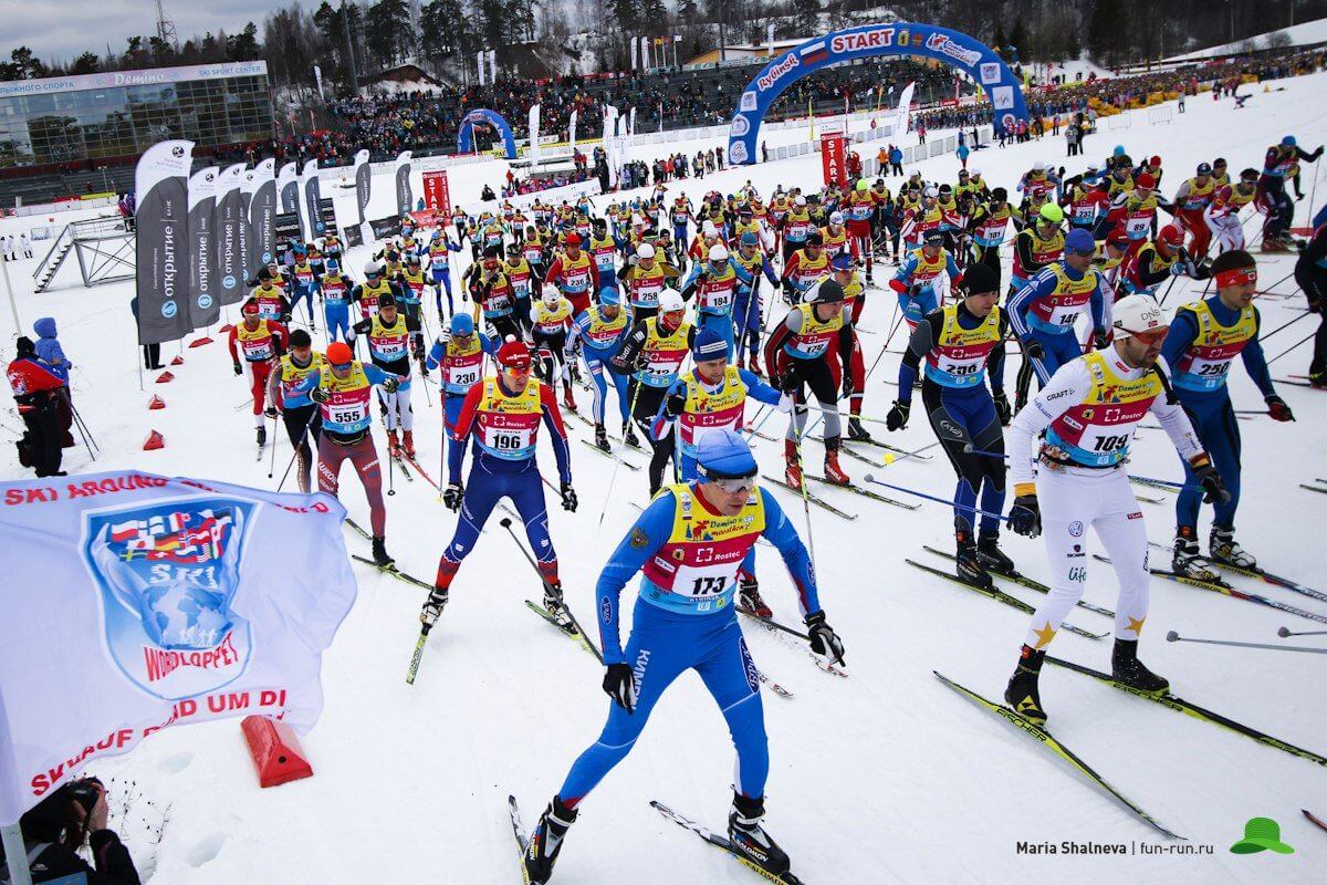 Фото старта лыжников - Деминский лыжный марафон, Рыбинск