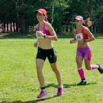 Фото девушек спортсменов - Новицкая Н. и Яковлева О. Деминский кросс-кантри беговой полумарафон 2018