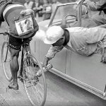 Смазка звёздочек велосипеда на ходу - Велогонка Тур де Франс 1949 год