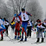 Старт спортсменов на лыжной гонке в Дмитриановском