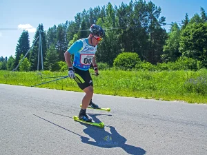 Спортсмен-любитель Алексей Ерохин (Волгореченск) на лыжероллерной гонке в Плёсе 2020